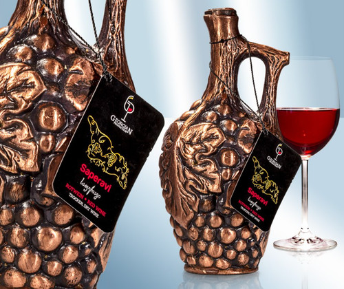 Rotwein aus georgien - aus, saperavi